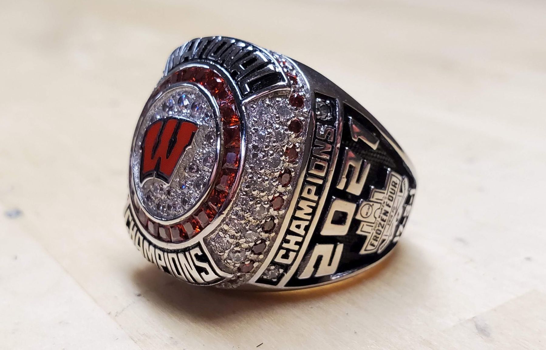 Badgers women's hockey 2021 NCAA championship ring, right side
